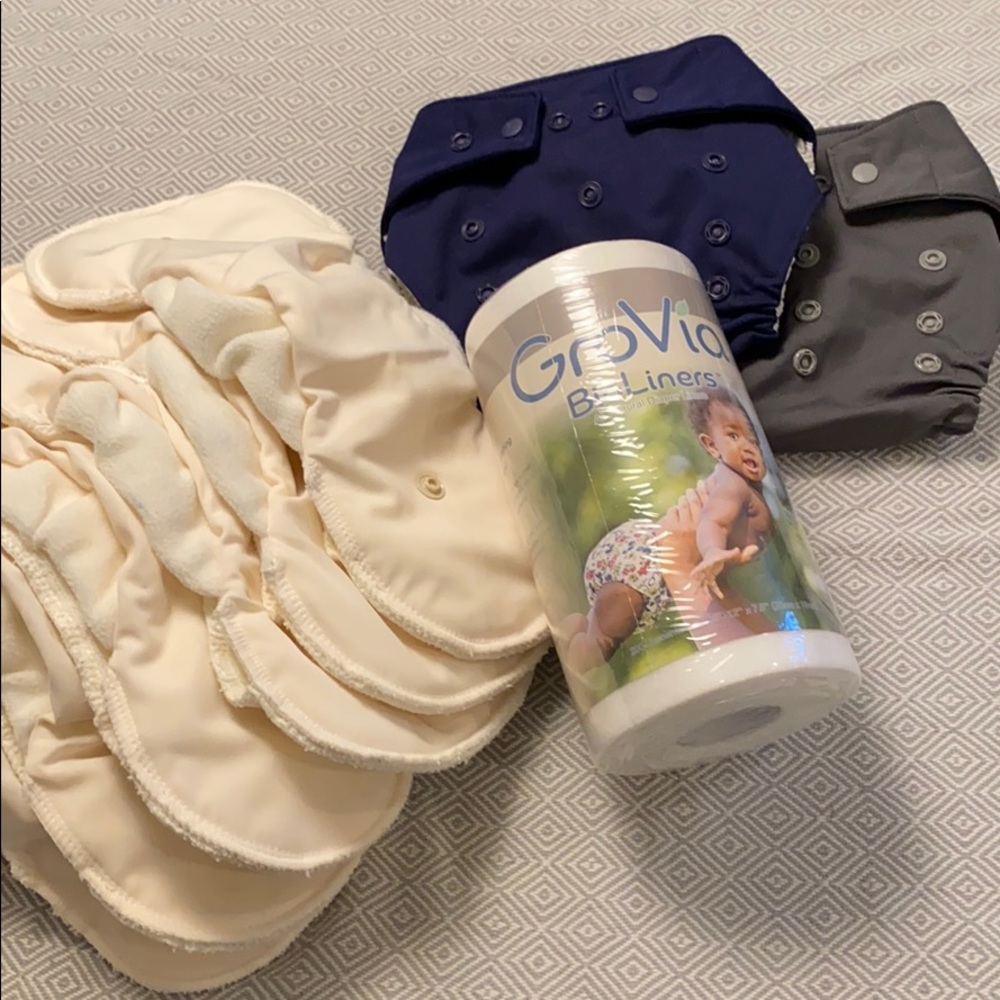 2 nwot Grovia cloth diapers with 6 inserts